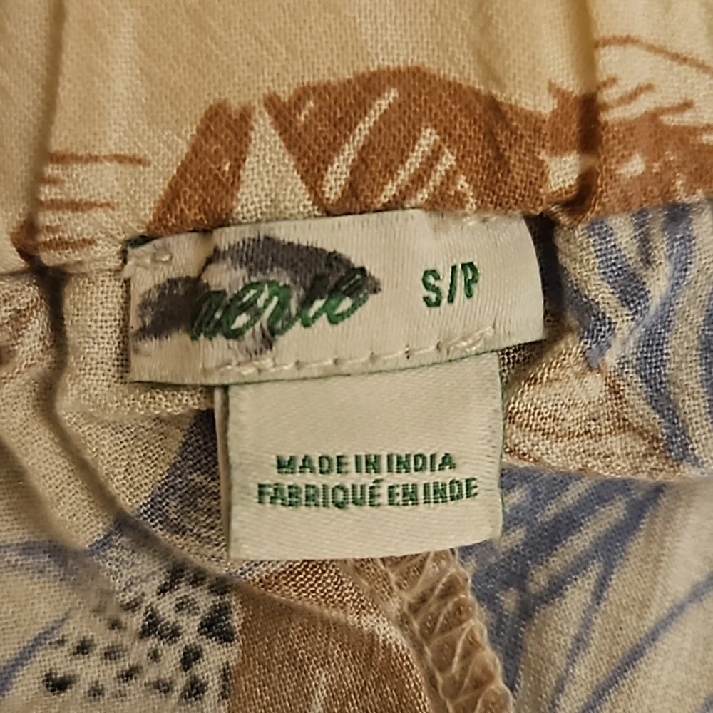 Aerie Woman's High Righ Floral Print Shorts. Sz: S - Picture 3 of 6